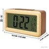 Skrivbordsklockor trä väckarklocka med kalender och temperatur visas. Digital klocka för fast trä för skrivbordsdekoration. Presentidé