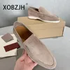 Casual Shoes Slaafers Wildleder für Männer 2024 Mocasines Sommer Walk Charms Sneakers Braune Leder Wohnungen Frauen Marke Hochqualität