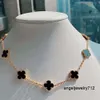 2023 Brand Fashion Van Clover Necklace Luxury Pearl Shell 10 Flower Pendant Halsband Högkvalitativ 18K Gulddesigner Halsband för kvinnor