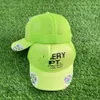 Projektant mody fluorescencyjne zielone czapki kulkowe swobodny litera zakrzywiona brzeg baseballowy litery mody Graffiti Hat3081
