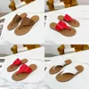 Kadınlar Yaz Moda Sandalet Tasarımcısı Konforlu ve Minimalist Düz Ayakkabı Tatil Plaj Boş Zamanlı Açık Ayak Parmağı Terlik Orijinal Kalite