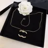 Vrouw hanger kettingen 2023 nieuwste cclies gouden chokers ketting luxe ontwerper sieraden vrouwen klassiekers c logo parel trui ketting 290