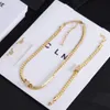 Luksusowy projektant biżuterii 18k złota łańcuch biżuterii diament Logo Naszyjnik Dziewczyna Kobiety