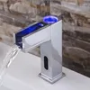 Смесители раковины ванной комнаты светодиодные сенсорные бассейн смеситель Auto Mixer Tap Torneira