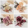 Decoratieve bloemen Simulatie Rose Dry Bouquet Artificial Silk Flower Decoratie Huistafel Rozen nep trouwplanten met gras