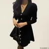 Casual jurken chique Korea vrouwelijke vestidos winterbasis slijtage 2024 vrouwen slanke Franse stijl ontwerpknop v nek breien trui jurk