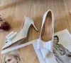 Début de printemps Nouveau arc pointu à talons hauts Chaussures formelles Hederaa Satin peu profonde bouche arrière Boucle Air Design Sandales sexy et confortable Chaussures de mariage pour femmes EU35-42 avec boîte