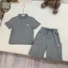 Новые детские спортивные костюмы мальчики с двумя частями детский дизайнерский дизайнерский размер одежды 100-150 см летняя рубашка поло и шорты 24 апреля