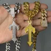 Strängar Ulj Hip Hop Letter Iced Cross Sword Pendant Halsband med 12 mm kubansk kedje rapsångare lämplig för män och kvinnor charm smycken 240424