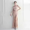 Runway Dresses Yidingzs Off Shoulder Feather Long Sexig Slit Sequin Dress Golvlängd Grn Color Evening Party Maxi Celebrity Dress Y240426