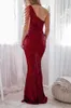 Runway Dresses Yidingzs Elegant One Shoulder Bourgogne paljettklänning Kvinnor som pärlar lång klänning 2022 Party Maxi Dress 18519 Y240426