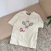 T-shirt maschile Designer versione alta versione estiva Trendy Luxury G Badminton Famiglia con lettere ricamate su burr, maniche corte, marchio, maglietta vintage per entrambi gli uomini 3 wun