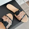 24SS Dames Sandalen Designer Sheepskin Glitterde Tule Slip op Slipper met Bowknot Glaasjes Lage Heels Summer Outdoor Beach Shoe Mules Classic Pink Kaki Leisure Shoe