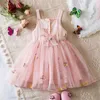 Vestidos de menina fofos garotas de malha Mesh Suspenders Dress Dress Fuffy Tulle Tutu Princess Dress Summer Baby Girls Bordery Flower Casual Wear D240425