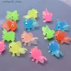 Kum Oyun Su Eğlencesi 10/20/30 Mini Joldfish Bebek Banyosu Oyuncaklar Yumuşak Kauçuk Simüle Edilmiş Jamler Dekoratif Su Oyuncakları Eğlenceli Çocuk ve Kız Yüzme Plaj Oyuncakları Q240426