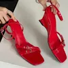 Scarpe per abiti 2024 zeppe sandali tacchi da donna pompe slingbacks di punta quadrata superficiale femmina di calzature rosse donne sandalo