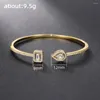 Bangle de luxe à la mode aux femmes avec une brillante zircone cubique verte / cristal / argent bleu couleur / gold couleur 2024 bijoux