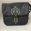 حقيبة Trapstar Bag مقاومة للماء Bag Bag Luxury Designer Fashion Sports Messenger College Bag في المملكة المتحدة على طراز London Black Reflection Label 1843