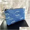 化粧品バッグガールメイクアップ洗浄バッグKlein Blue Letter Print Ins Zipper Style Lady Beauty PurseはBミラーブラシアイシャッドOTWRを置くことができます