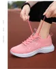 Kostenlose Versand Männer Frauen Running Schuhe Mesh Schnürung atmungsaktiv schwarz rosa grün grau Herren Trainer Sport Sneakers Gai