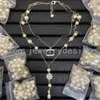 Pearl Chains Hoogwaardige koperen merk Letter Kettingen Designer kettingontwerp Diamant hanger choker voor vrouwen meisje valentijnsbetrokkenheidsen sieraden cadeau