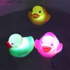 Sand Play Water Fun Baby Shower Toy LED Flash Rubber Duck Söt dusch Vatten Toy Floating Squeeze Duck Toy Baby Chilrens Christmas Gift Q240426