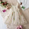 Vestidos de menina fofos garotas de malha Mesh Suspenders Dress Dress Fuffy Tulle Tutu Princess Dress Summer Baby Girls Bordery Flower Casual Wear D240425