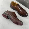 Scarpe casual 2024 in pelle uomini di buona qualità giovane ragazzo marca di moda da uomo sneaker anti-slip