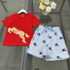 Suministas populares para bebés Summer Boys Suits Kids Diseñador Tamaño de ropa de 100-160 cm Camiseta de estampado y pantalones cortos 24 abril