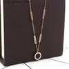 Pendant Necklaces Fashion Womens Necklace Stainless Steel Black and White Shell Necklace with Roman Digital Luxury Womens Wedding Jewelry Necklace N078 Q240426