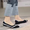 Casual schoenen Loafers Women glijden aan voor mode tennis vrouwelijke flats casuales op blote voeten kantoor chaussure femme