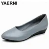 Chaussures décontractées Yaerni Véritable en cuir authentique talons bas Slip on classique Blackwhite Cales pour les femmes de bureau Femme E533