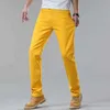 Jeans maschile maschile jeans denim jeans dritta pantaloni casual rosa giallo a colore solido festa hip-hop brandl2404