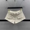 Short féminin Bouton de taille basse sexy Super short féminin Nouveau élastique slim a-mot jeans denim short ciel bleu y240425