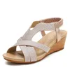 Estilo bohemio Sandalia de verano abierta sandalias cómodas de sandalias navideñas Pendiente turística Mujeres romanas Flip Flop Sandles Heels 2402228