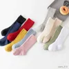 Детские носки детские носки новорожденные дети детские девочки мальчики колена высокие носки для малыша для девочек с твердым хлопковым полосой простые длинные носки в течение 0-3 лет детей