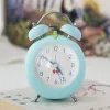 Orologi Strawberry Creative Sleepy Piccola sveglia dei cartoni da cartone animato per bambini Usano la luce notturna semplice al letto silenzioso piccolo sveglia