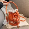 Designer di lusso Miozj Bocket Bag Una nicchia per influencer di Instagram femminile Autunno e inverno Agnello Agnello Cinela portata Western Wester