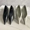 Sandales de créateur Femmes Slide Talons chaussures Toteme V-Point Ballet Chaussures Femme Flat Bottom Debout peu profond Cuir Single T01Q