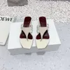 Designer Sandaler Kvinnor Slide klackar Skor Kvalitetsprodukter från 1 fullt läder inuti utanför raden Womens Flip Flops Head Liten tjock extern slitage 9GQK