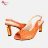 Sukienka buty 2024 Przyjazdy dojrzały styl włoskie kobiety pasująca do hang torebka z błyszczącym kryształowym wysokiej jakości w kolorze pomarańczowym