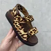 sandalo sandalo estivo sandali sandalo di sandalo lussuoso designer sandals sandals in gomma stampa in pelle in pelle casual scarpe stampa leopard