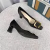 Dress Shoes Black Block Heel Women Elegant teen Hoge hakken voor metalen verfraaiing Pumps Wedding Bride Pump