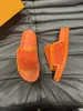 38-44 Manngröße Slipper Designer Objektträger Miami geprägte Hakenschleifengurt Mules Frauen Sandalen Pool Kissen Leinwand Blütendrucke Herren Plattform Basketball Gummi Mules