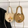 Filles de femmes faites à la main populaires cette année 2024, nouvelle cross-body tissée à la mode à la mode pour femmes dans les sacs de plage touristiques