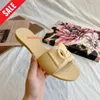 Designer sandalen, damesmode slipper, 2024 Luxury platte hakken slippers, zomer strandschoenen, luxe claquette muilezels, dames lederen rubberen schuifregelaars