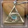 Retro All Seeing Eye Pendant Designer Halsband Punk Trehandiga omfamning Triangle Evil Eye Halsband 14K Vittguld Men smycken gåva 319