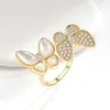 Projektant urok V Gold High Version Beimu Butterfly Pierścień 3D Lekki luksusowy palec wskazujący palec spersonalizowany mały i popularny Internet