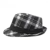 Berets Spring/Summer Classic wszechstronne szachownica Top Hat Women's British Retro Jazz Fedoras dla mężczyzn