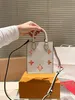 Designer Mini Piano Borsa Materiale di pelle di vitello Materiale di alta qualità Borsa a tracota Borsa Bota portafoglio per telefono cellulare BASSE CHIAVE LUSICA NUOVO